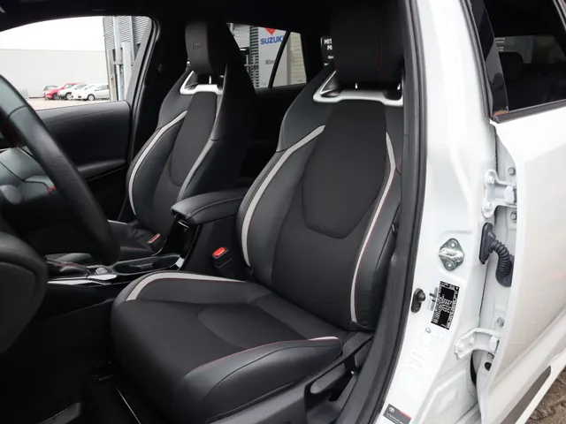 Toyota Corolla Touring Sports Hybrid 140 GR Sport | Blindspot | Parkeersensoren