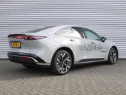 Mazda 6 6e Takumi Long Range 80 kWh | Stuur-/stoelverwarming + ventilatie | 360 camera | Pano dak | Zwart leer | 19' LM | HUD | LED | Elek. stoelverst. |