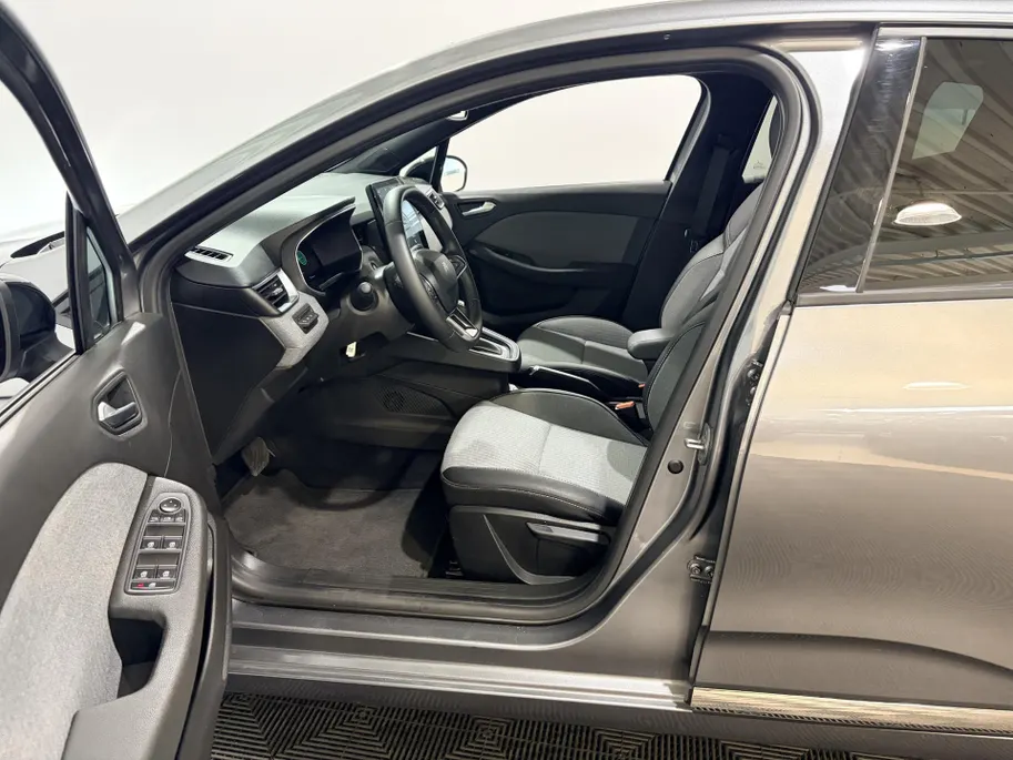 Renault Clio 145PK E-Tech Full Hybrid Techno Automaat | 9,3' Navi | Apple CarPlay/Android Auto | Climate Control | Cruise Control | Full LED | Camera | Parkeersensoren | Digital Cockpit | Licht & Regen Sensor |