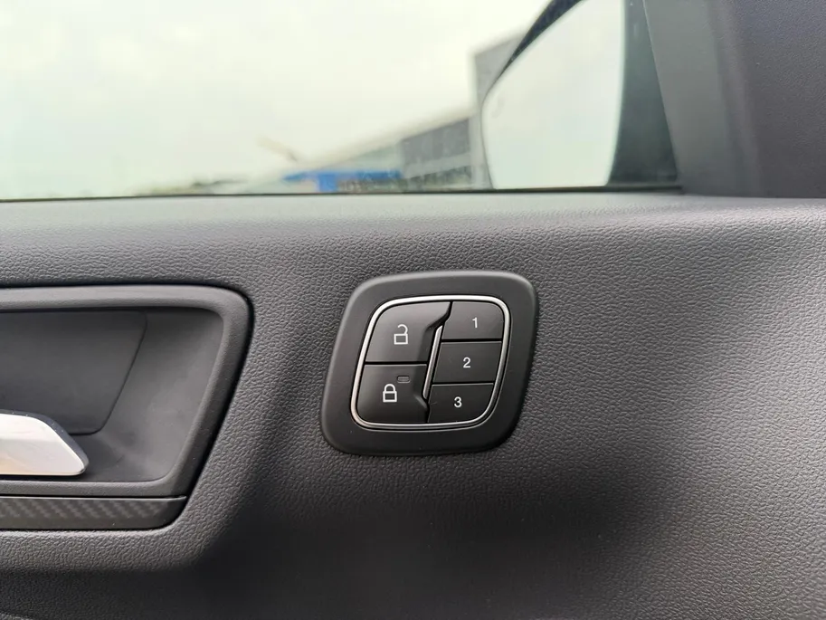 Ford Kuga 2.5 PHEV ST-Line X |  Dealer Onderhouden | Garantie tot 11-02-2028 | Pano Dak | 360 Graden Camera | Adapt. Cruise Control | BLISS | Winter Pakket | AGR Voorstoelen | B&O Audio | Elektrische Achterklep