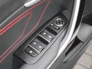 Kia ProCeed 1.6 T-GDI GT | 204PK! | Stuur-/stoelverwarming | Schuifdak | Camera | Stoelgeheugen | LED | Dodehoek detectie | Zeer nette auto | 1e eigenaar |