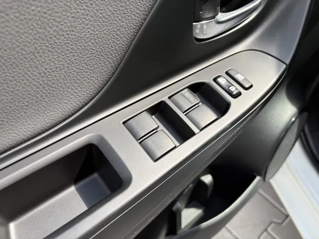 Toyota Yaris 1.5 Hybrid Bi-Tone | Navigatie | Trekhaak