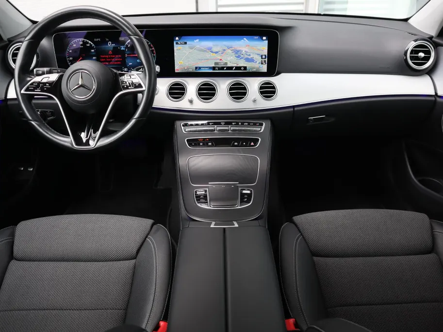 Mercedes-Benz E-Klasse Estate 300 e Business Solution Luxury l Achteruitrijcamera l Dodehoekassistant l Panoramadak