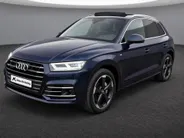 Audi Q5 55 TFSIe 270kW/367PK quattro S Line Competition · Luchtvering · Panoramadak · Leder · Camera · Apple/Android Car Play · Elektrische stoelverstelling · Stoel & Stuurwielverwarming · Adaptive Cruise Control ·