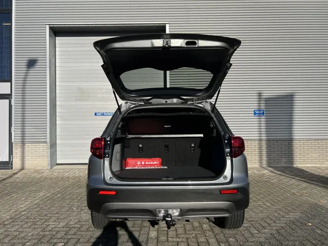 Suzuki Vitara 1.5 Hybrid Select Automaat | Trekhaak | All Season Banden | Lage Kilometerstand | Apple Carplay & Android Auto