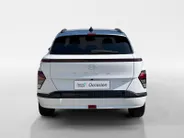 Hyundai Kona Electric Comfort Smart 64.8 kWh | TWO TONE | APPLE CARPLAY / ANDROID AUTO | SNELLADEN | PARKEERHULP | incl fabrieksgarantie!