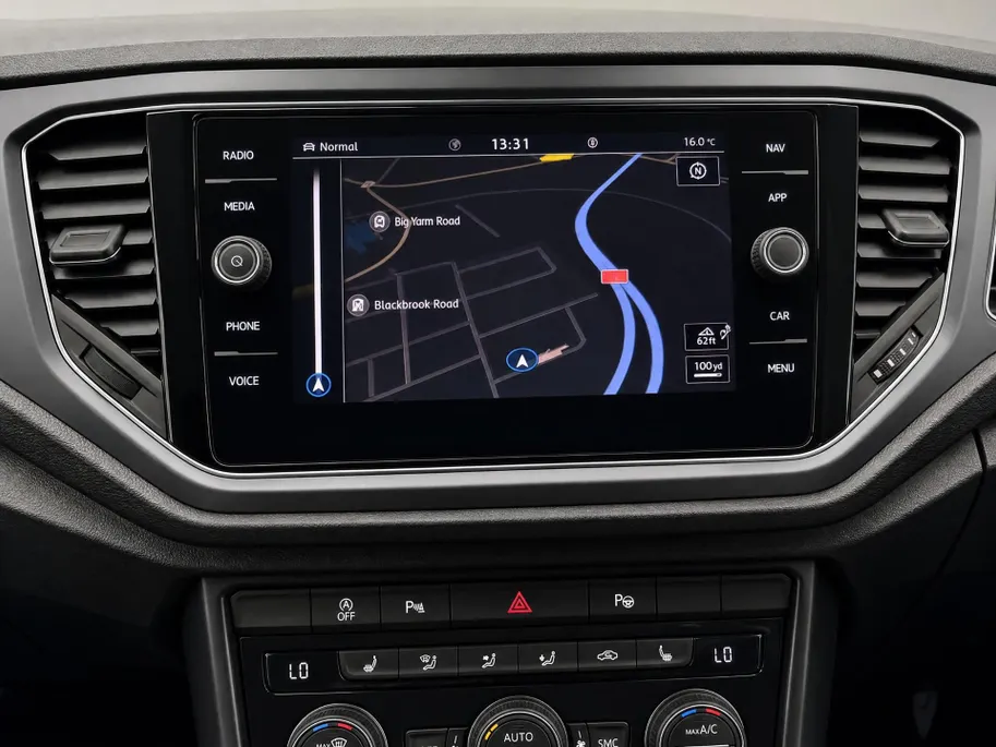 Volkswagen T-Roc 1.5 TSI 150pk DSG Sport · Camera · Trekhaak · Navigatie · Stoelverwarming · 18'' Inch ·
