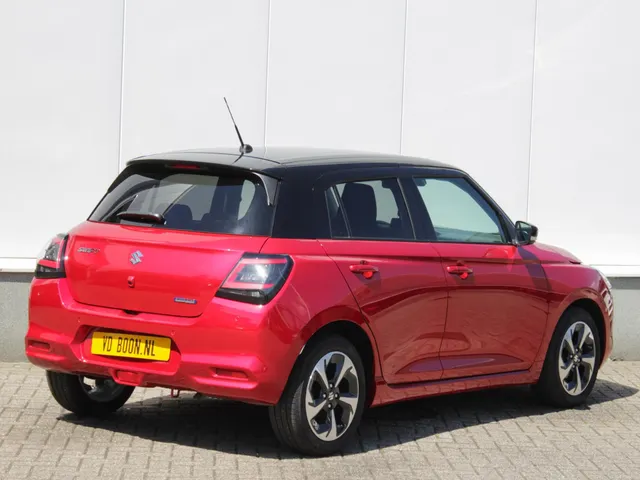 Suzuki Swift 1.2 Style Smart Hybrid Automaat | € 2200,- DEALERKORTING! | Snel Rijden!
