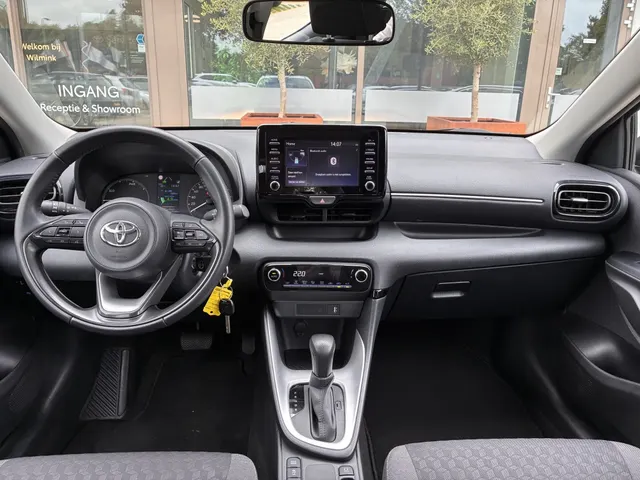 Toyota Yaris 1.5 Hybrid Active | Camera | Climate Control | NW All Seasons