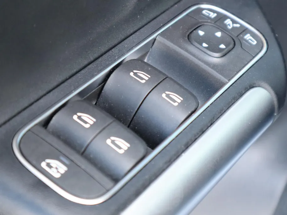 Mercedes-Benz B-Klasse 180 Business Solution AMG l Keyless l Achteruitrij camera l Stoelverwarming