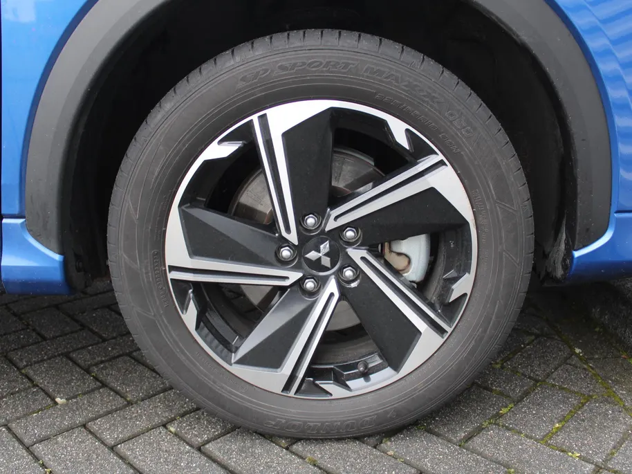 Mitsubishi Eclipse Cross 2.4 PHEV Instyle | BTW Auto | Stuur-/stoelverwarming | Leder | HUD | LED | Schuifdak | Dodehoek detectie | Clima | Cruise adapt. | 18' LM |