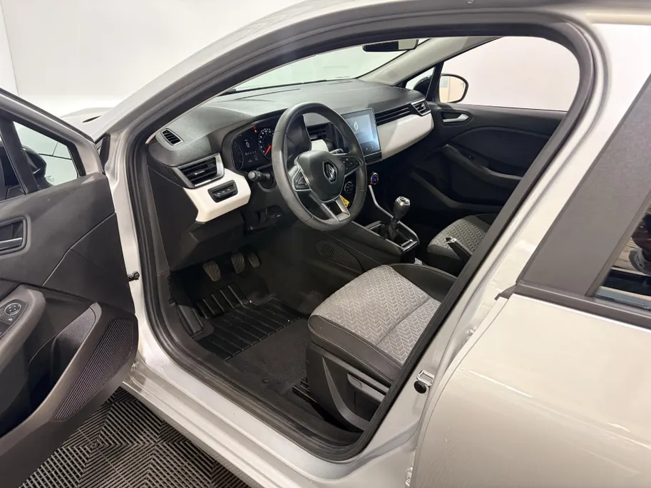 Renault Clio 90PK TCe Evolution | 1ste Eigenaar | Trekhaak 900KG Trekgewicht | Navigatie | Apple Carplay/Android Auto | Parkeersensoren | LED Lampen | Lichtmetalen Velgen | Licht & Regen Sensor |