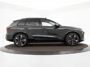 Audi Q6 e-tron 252pk S edition 83 kWh · SOH 97,5% · Panoramadak · Leder · 360 Camera · Luchtvering · Wegklapbare Trekhaak · Stoelverwarming Voor + Achter ·