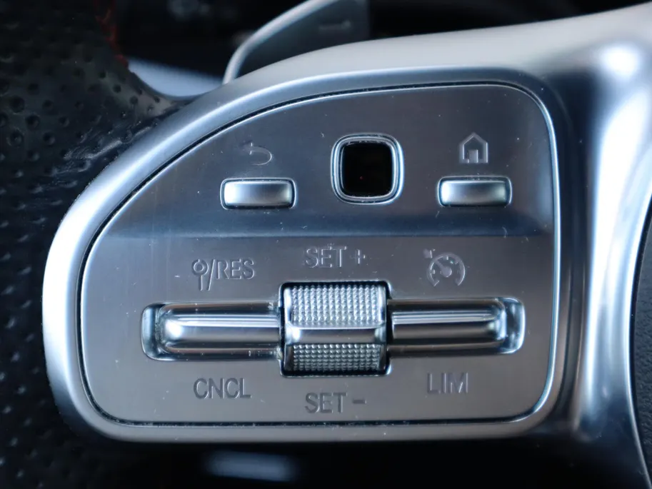 Mercedes-Benz B-Klasse 180 Business Solution AMG l Stoelverwarming l Ambiente verlichting l Achteruitrij camera