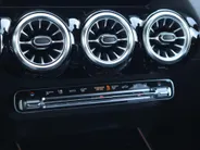 Mercedes-Benz GLA 250 e AMG Line l Keyless l Achteruitrij camera l Stoelverwarming