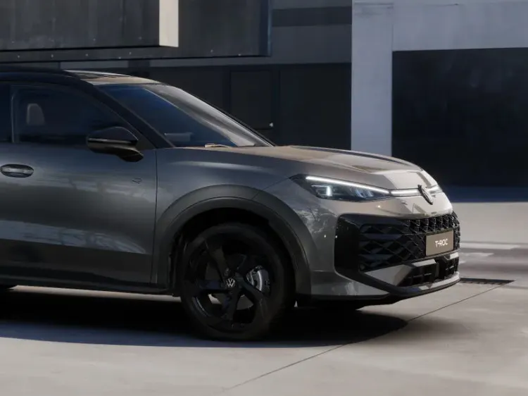 Volkswagen T-Roc R-Line Edition 1.5 Hybrid 170 PK 7 versn. DSG · Black Style Pakket · Interieur Pakket Plus · Panoramaschuif-kanteldak · Sport Pakket · Trekhaak · Prijs is inclusief inruilpremie ·