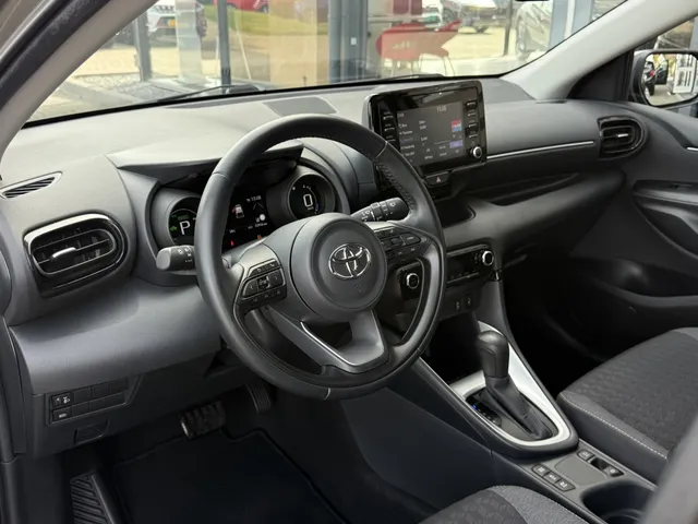 Toyota Yaris 1.5 Hybrid Dynamic | Keyless | Stoelverwarming | Adapt. Cruise