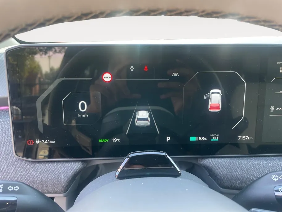 Kia EV3 GT-Line Business Edition 81.4 kWh | Climate Control | Cruise Control | Camera | Navigatie | Stoelverwarming | Stuurverwarming | Privacy Glass | Apple Carplay/Android Auto |