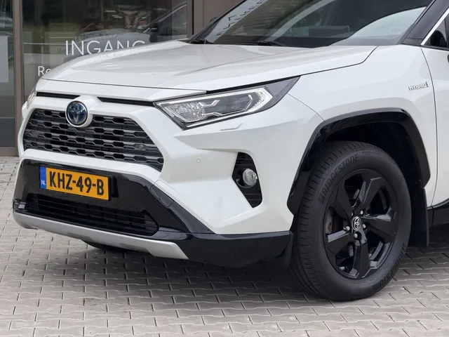 Toyota RAV4 2.5 Hybrid Bi-Tone | Stoel & stuurverwarming | Keyless