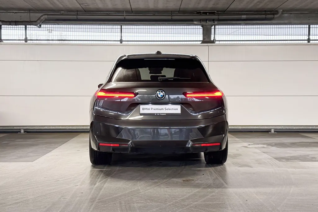BMW iX xDrive40 Business Edition Plus 77 kWh