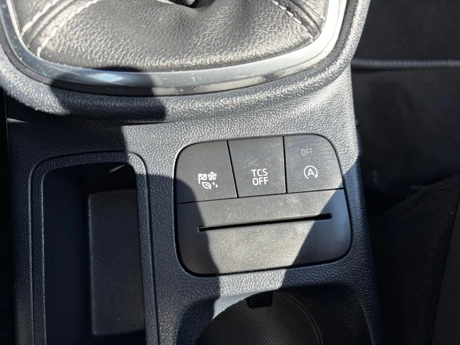 Ford Fiesta 1.0 EcoBoost Titanium | 1e Eigenaar | NL-Auto | Navigatie | Climate Control | Cruise Control | Parkeersensoren | Lichtmetalen velgen | All Weather banden