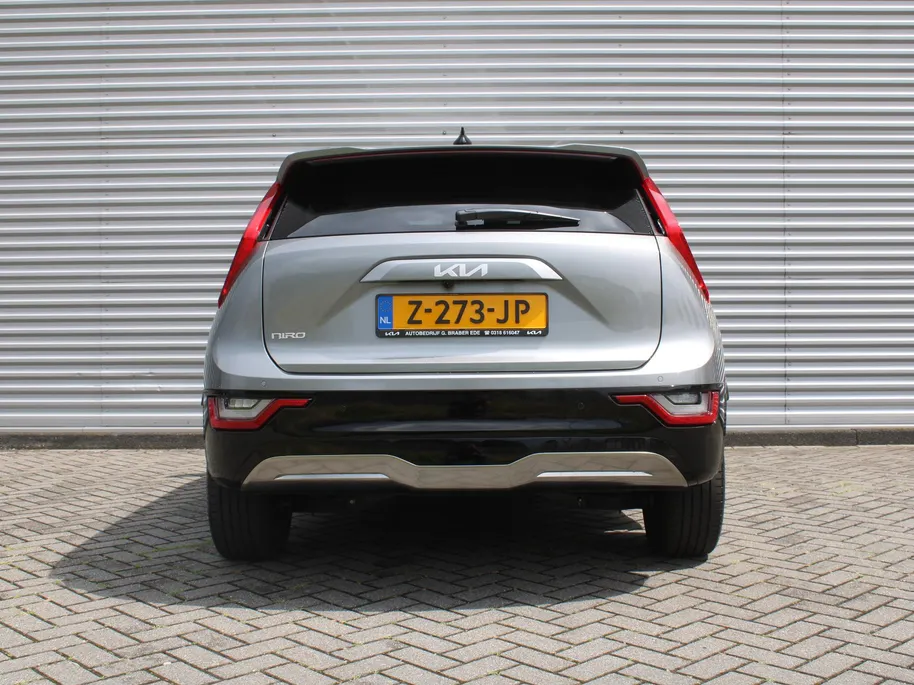 Kia Niro EV Edition Advanced 64.8 kWh | Stuur-/stoelverwarming | Elektr. stoelverstelling | Camera | Cruise adapt. | 17'LM | Clima | 17% bijtelling |