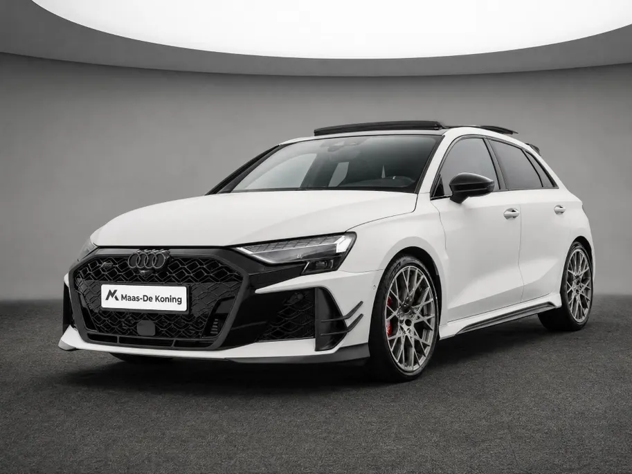 Audi RS3 Sportback 2.5 TFSI quattro 400 PK competition limited 593/750 · Audi Exclusive Gletsjerwit Mat Effect · Head-Up display · Sonos Premium 3D · Panorama dak · RS sportuitlaat