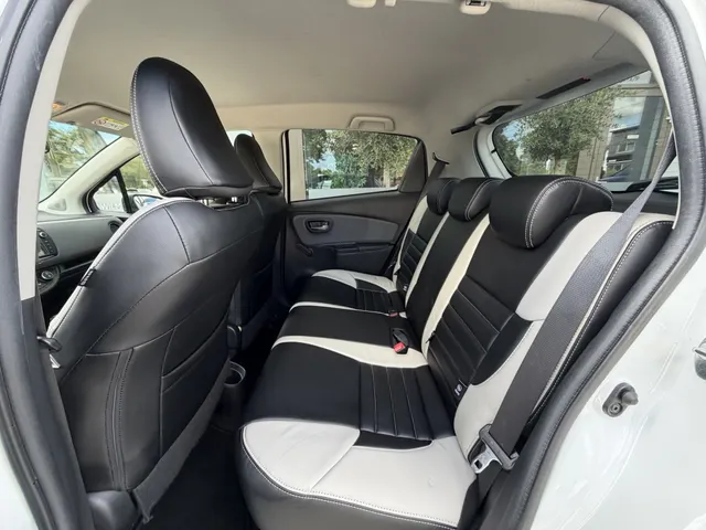Toyota Yaris 1.5 Hybrid Trend Bi-Tone | Leer | Navigatie | LM Velgen