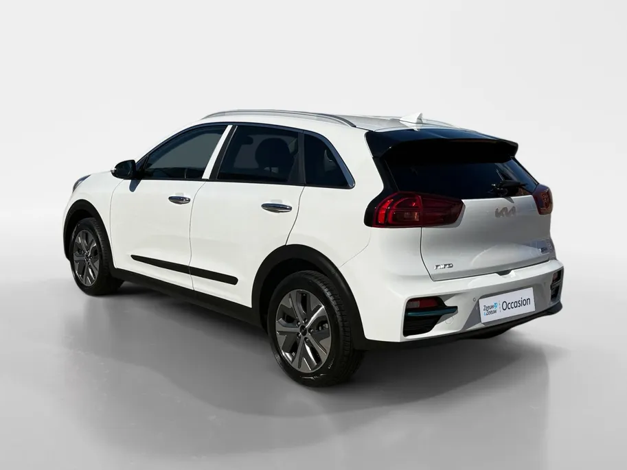 Kia e-Niro ExecutiveLine 64 kWh Meest luxe uitvoering | 1e Eigenaar | Dealer onderhouden | 3 Fase laden | Allseason banden | Metallic lak | Fabrieksgarantie | NAP