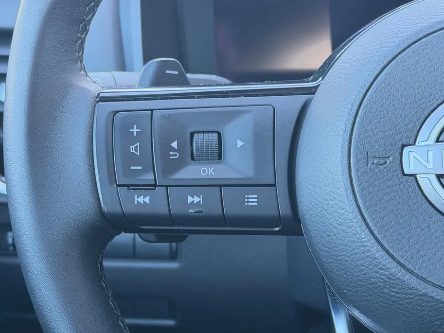 Nissan QASHQAI 1.3 MHEV Xtronic N-Connecta 158PK AUTOMAAT | Apple Carplay & Android Auto| Climate Controle | 4 seizoen banden | Metallic lak | Lichtmetalen velgen | Navigatie | Panoramadak | Dakrails | Dealer onderhouden | 1ste eigenaar