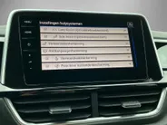 Volkswagen T-Roc 1.5TSI/150PK R-Line Business+ · Panoramadak · Trekhaak · Camera · Apple/Android Car Play · Navigatie · Stoelverwarming · Garantie t/m 09-10-2027 of 100000km.
