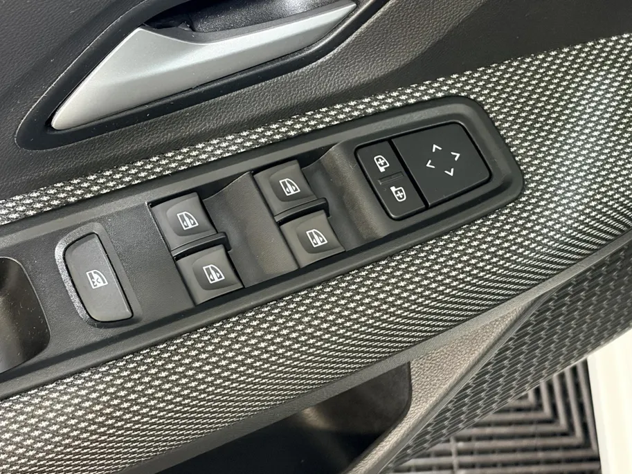 Dacia Sandero 100PK TCe ECO-G Expression | 1e eigenaar | Airco | Parkeersensoren | Camera | Apple CarPlay/Android Auto | Elektrische Ramen & Spiegels | Licht & Regen Sensor | Full LED |