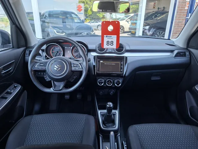 Suzuki Swift 1.2 Style Smart Hybrid LMV | CRUISE | TREKH. | NL-auto | rijklaarprijs!!