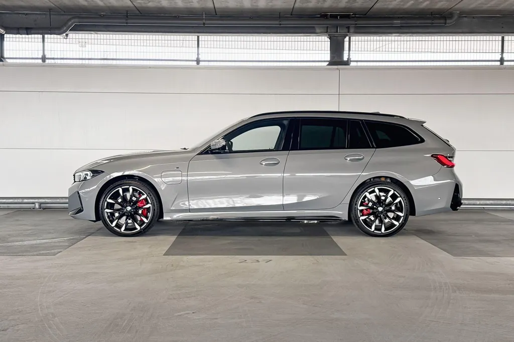 BMW 3 Serie Touring 330e M-Sport Pro