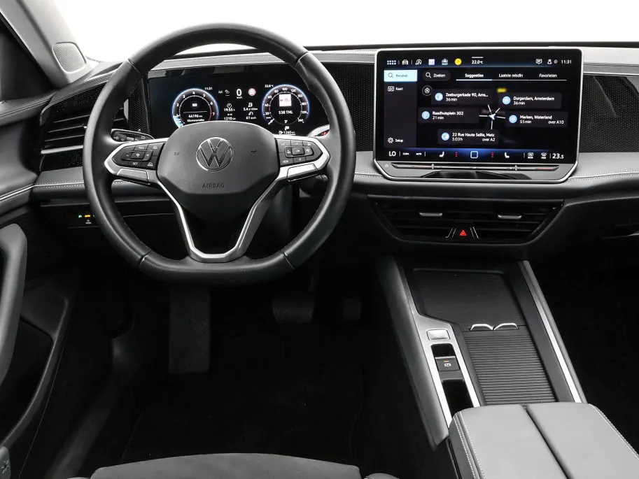 Volkswagen Passat Variant 1.5 eTSI 150pk DSG Business · Camera · Stuur- & Stoelverwarming · Apple/Android Car Play · Massagefunctie Voorstoelen · Garantie t/m 11-06-2028 of 100.000km