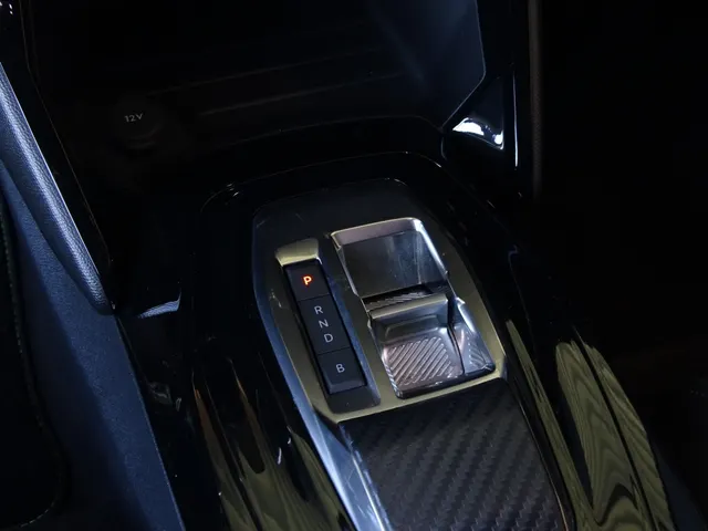 Peugeot e-2008 EV GT 50 kWh
