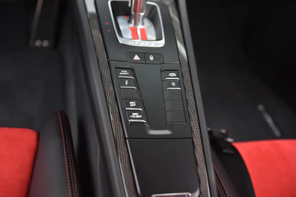 Porsche 911 GT2 RS 3.8