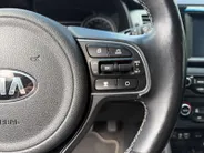 Kia Niro 1.6 GDi Hybrid BusinessLine | Leder | Trekhaak | Stoel en stuurverwarming | Adaptieve Cruise Control | Navigatie