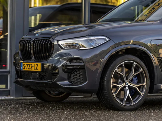BMW X5 xDrive45e High Executive | M-pakket | Panoramadak | HUD