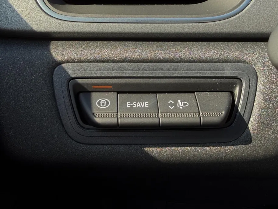 Renault Captur 1.8 E-Tech full hybrid 160 techno Nu voorraad korting  2000,- en snel rijden  , Apple Carplay/Android Auto , electronic climate controle , cruise control adaptief , plichtmetalen velgen 18' .ack advanced driving assist ,