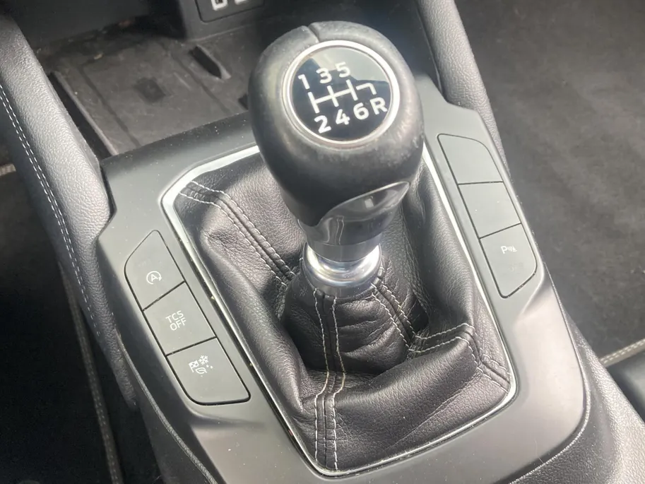 Ford Focus 1.0 EcoBoost Hybrid 125 pk Titanium X Wagon Navigatie - Apple Carplay/ Android Auto - Camera - Draadloos opladen telefoon - Elektrische achterklep