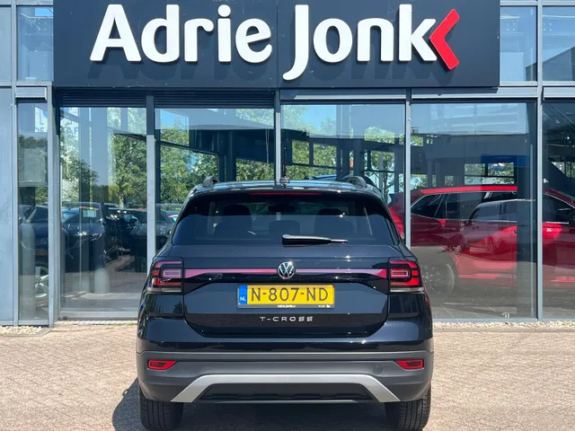 Volkswagen T-Cross 1.0 TSI Life AUTOMAAT | APPLE CARPLAY / ANDROID AUTO | 17 INCH | ADAPTIVE CRUISE CONTROL | ALL SEASON BANDEN | 7 DSG | NED. AUTO |