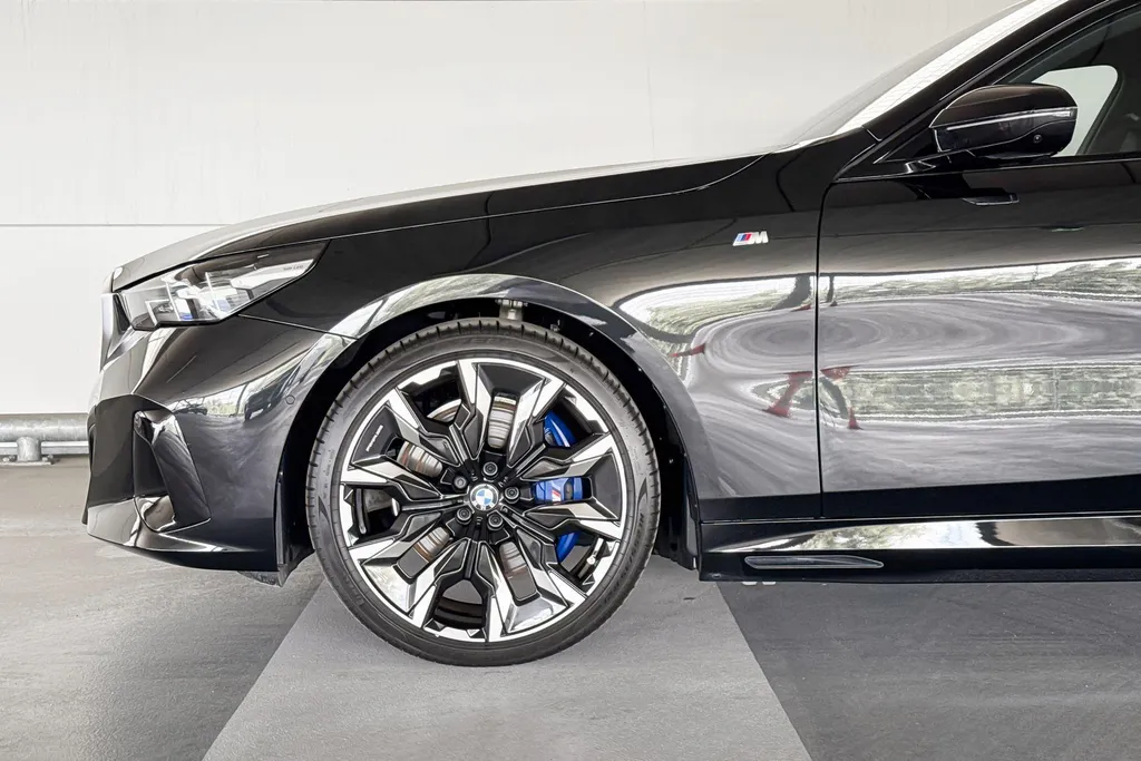 BMW i5 Touring xDrive40 84 kWh