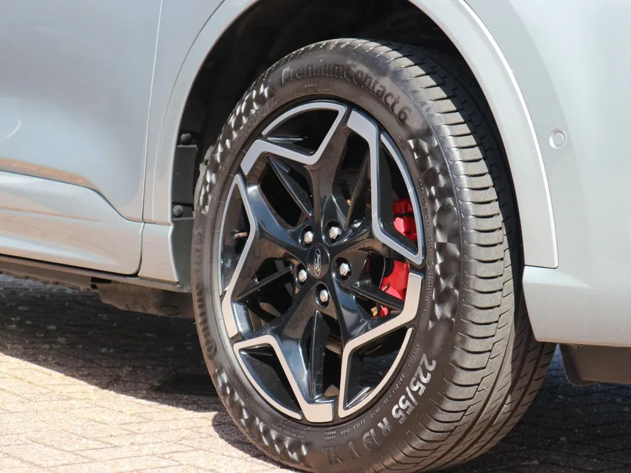 Ford Kuga 2.5 PHEV ST-Line X | ADAP CRUISE | WINTERPACK | BLIS |