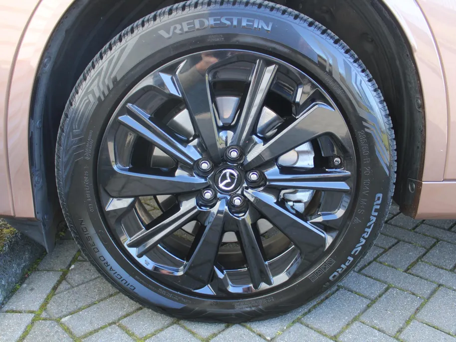 Mazda CX-80 2.5 e-SkyActiv PHEV Homura Plus | Trekhaak | Stuur-/stoelverwarming + ventilatie | 360 Camera | Schuifdak | Elek. stoelverst. | 20' LM | Leer | 7-zits |
