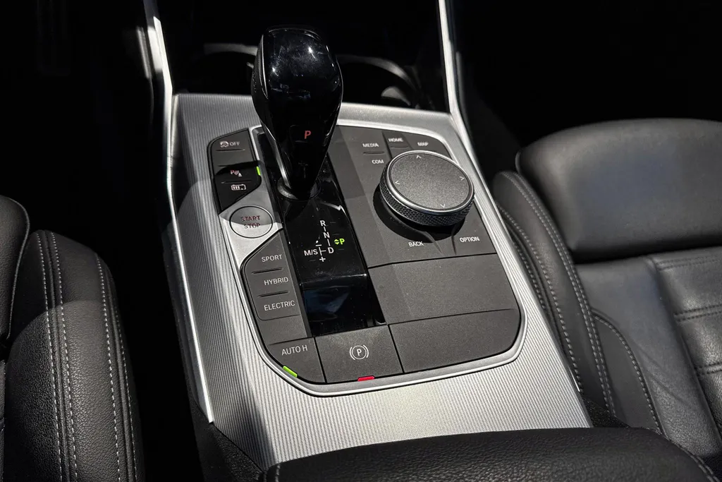 BMW 3 Serie Sedan 330e High Executive