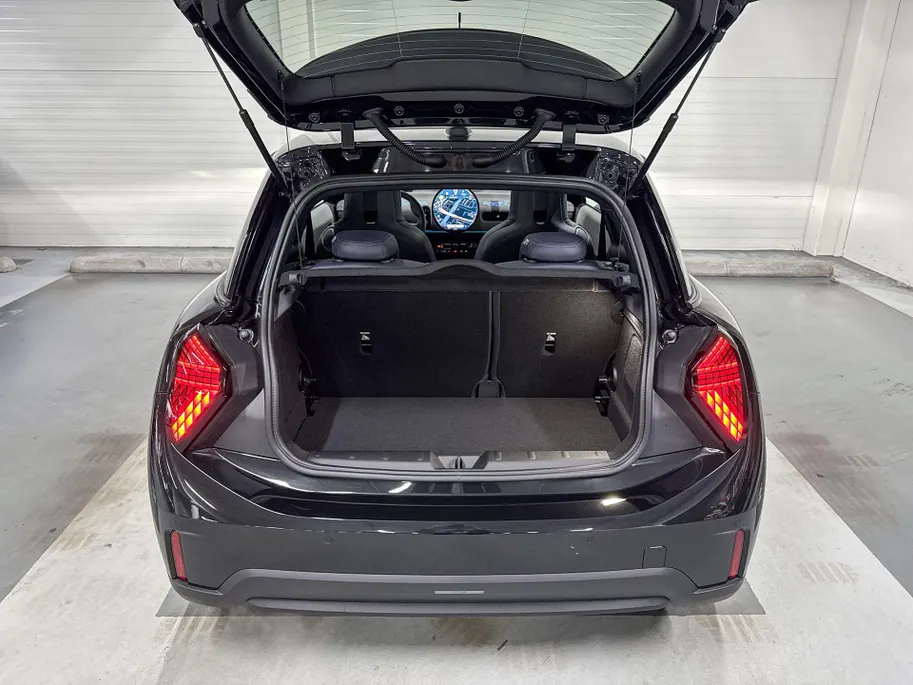 MINI Cooper 3-deurs C Favoured M