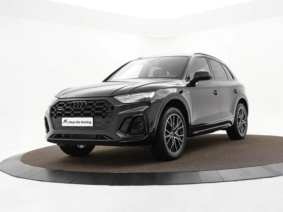 Audi Q5 50 TFSIe 299pk S-tronic S edition · Camera · Wegklapbare Trekhaak · Apple/Android Car Play · Navigatie · 20'' Inch ·