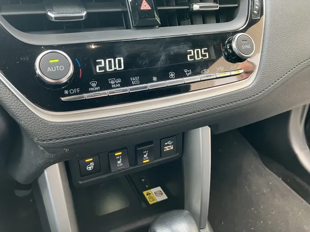 Toyota Corolla Cross 2.0 HP Hybride | Stoel/Stuurverw | Trekhaak | Elek Achterklep