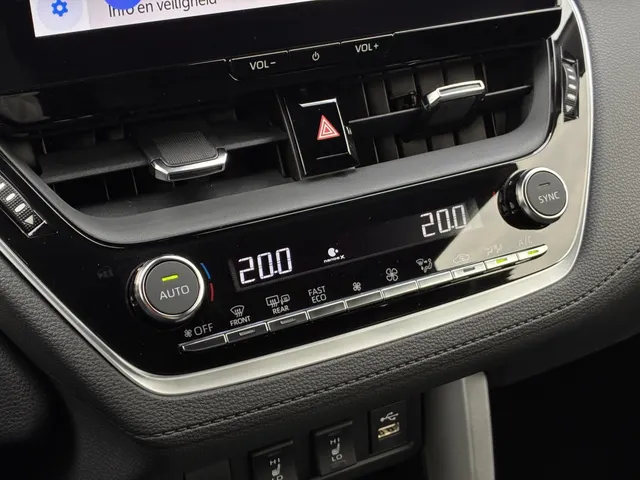 Toyota Corolla Cross 2.0 HP Hybrid First Edition | Trekhaak